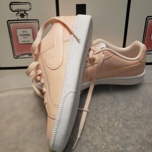 Nike Sneakers (NWOT)